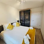 Stunning 2 Bedrooms With Private Terrace In *