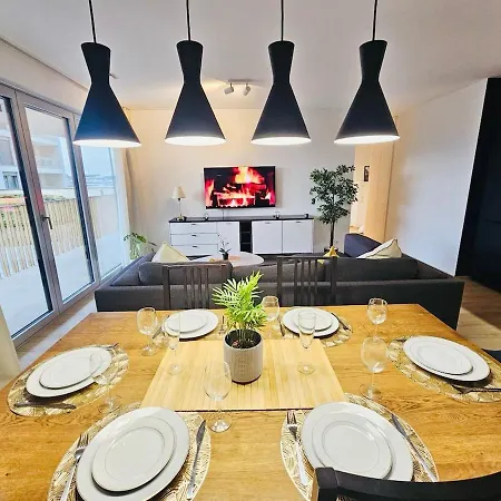 Stunning 2 Bedrooms With Private Terrace In *